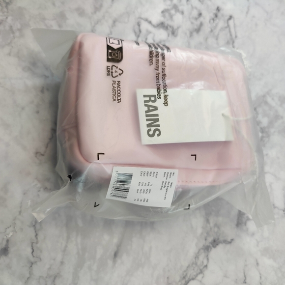 RAINS Micro Waterproof Crossbody Bag - Candy Pink Color MSRP $95 NWT - Picture 8 of 9